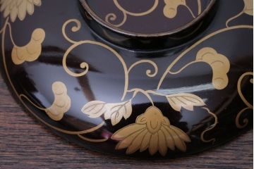 アンティーク雑貨　アンティーク　古い蒔絵の木製蓋付き椀4客