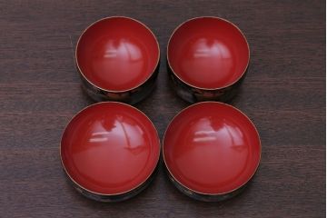 アンティーク雑貨　アンティーク　古い蒔絵の木製蓋付き椀4客