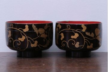 アンティーク雑貨　アンティーク　古い蒔絵の木製蓋付き椀4客