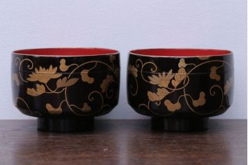 アンティーク雑貨　アンティーク　古い蒔絵の木製蓋付き椀4客