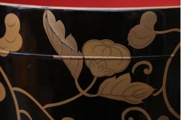 アンティーク雑貨　アンティーク　古い蒔絵の木製蓋付き椀4客