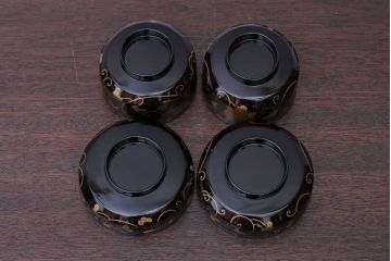 アンティーク雑貨　アンティーク　古い蒔絵の木製蓋付き椀4客