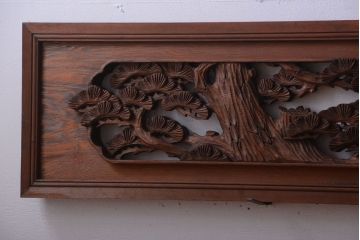 和製アンティーク　立体感のある彫刻が美しい松竹梅の高級欄間2枚セット