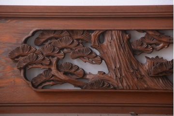 和製アンティーク　立体感のある彫刻が美しい松竹梅の高級欄間2枚セット