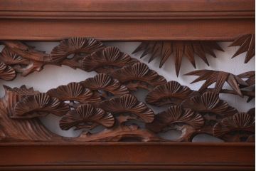 和製アンティーク　立体感のある彫刻が美しい松竹梅の高級欄間2枚セット