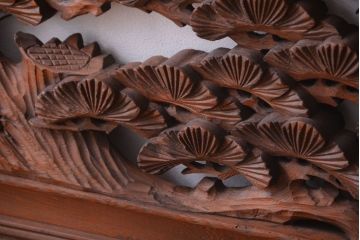 和製アンティーク　立体感のある彫刻が美しい松竹梅の高級欄間2枚セット