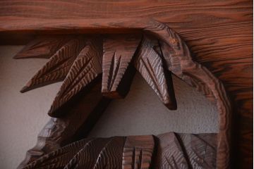 和製アンティーク　立体感のある彫刻が美しい松竹梅の高級欄間2枚セット