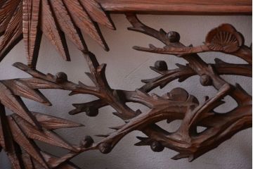 和製アンティーク　立体感のある彫刻が美しい松竹梅の高級欄間2枚セット