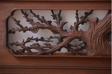 和製アンティーク　立体感のある彫刻が美しい松竹梅の高級欄間2枚セット