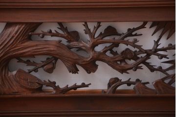 和製アンティーク　立体感のある彫刻が美しい松竹梅の高級欄間2枚セット