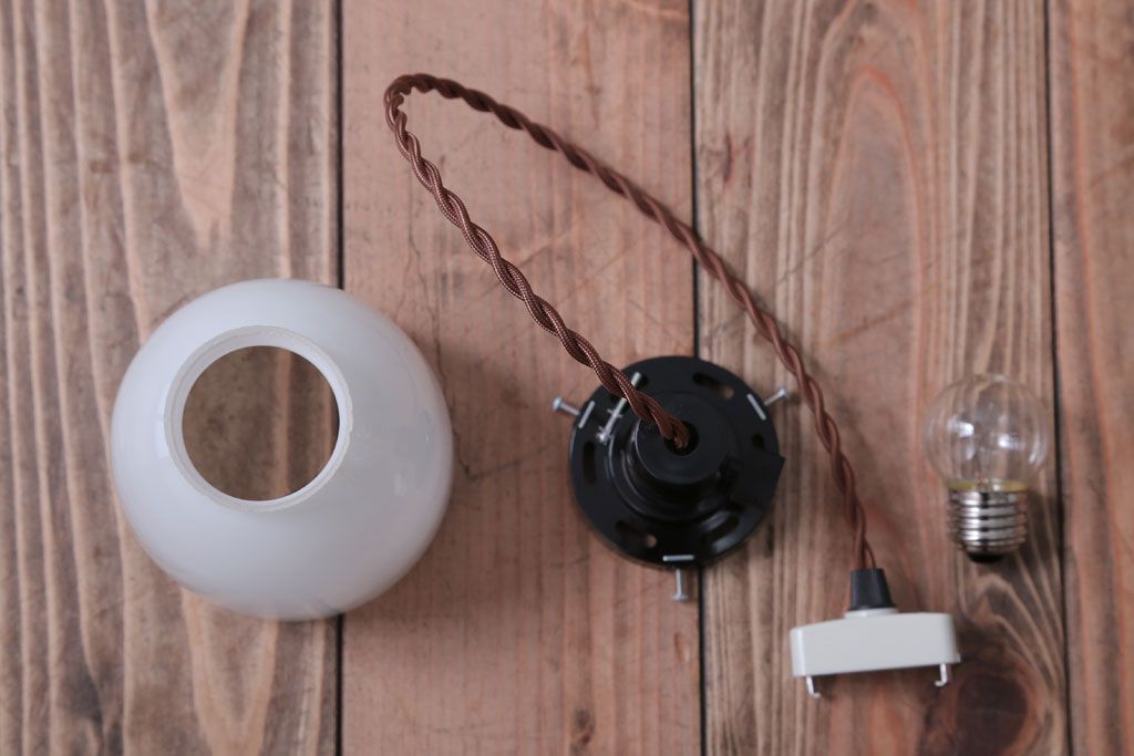 アンティーク　シンプルでおしゃれな吊り下げ天井照明