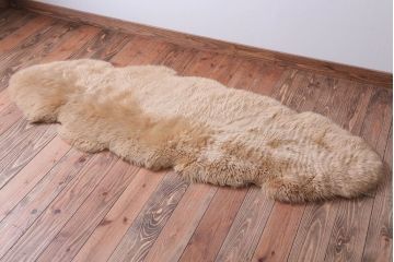 アンティーク雑貨　 ニチロ毛皮株式会社　日本製　高級感あふれるムートンのラグマット