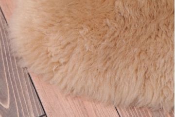 アンティーク雑貨　 ニチロ毛皮株式会社　日本製　高級感あふれるムートンのラグマット