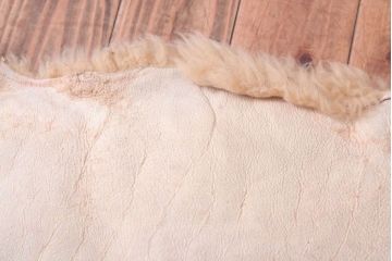 アンティーク雑貨　 ニチロ毛皮株式会社　日本製　高級感あふれるムートンのラグマット