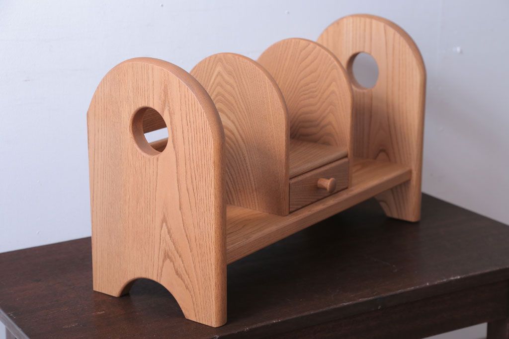 アンティーク雑貨　中古　小さな引き出し付き!ナラ材の本立て(1)