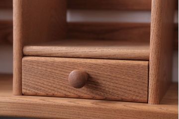 アンティーク雑貨　中古　小さな引き出し付き!ナラ材の本立て(1)