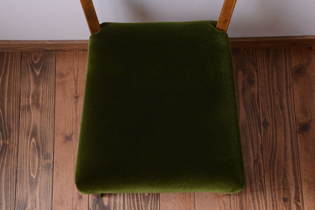 レトロ家具　和製アンティーク　古いナラ材のレトロなチェア