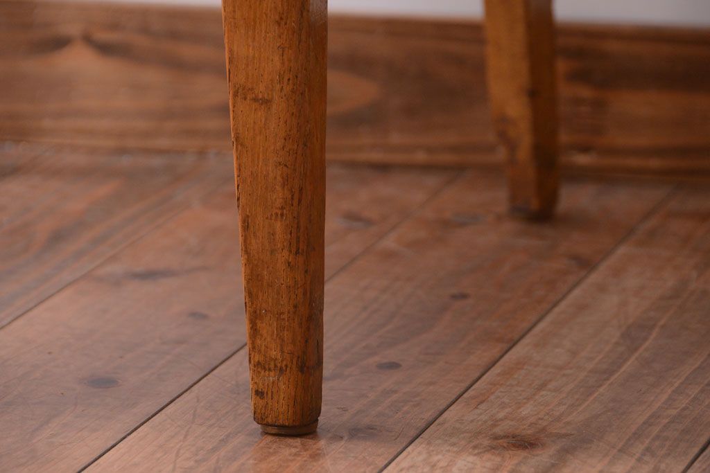 レトロ家具　和製アンティーク　古いナラ材のレトロなチェア