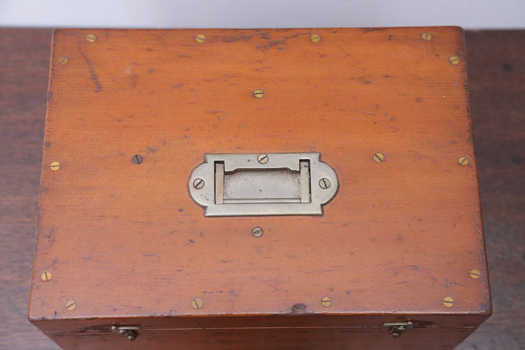 アンティーク雑貨　アンティーク　古い木製の収納ケース(収納箱)