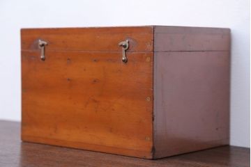 アンティーク雑貨　アンティーク　古い木製の収納ケース(収納箱)