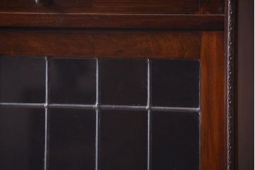 アンティーク家具　イギリスアンティーク　ウォールナット材の高級ブックケース