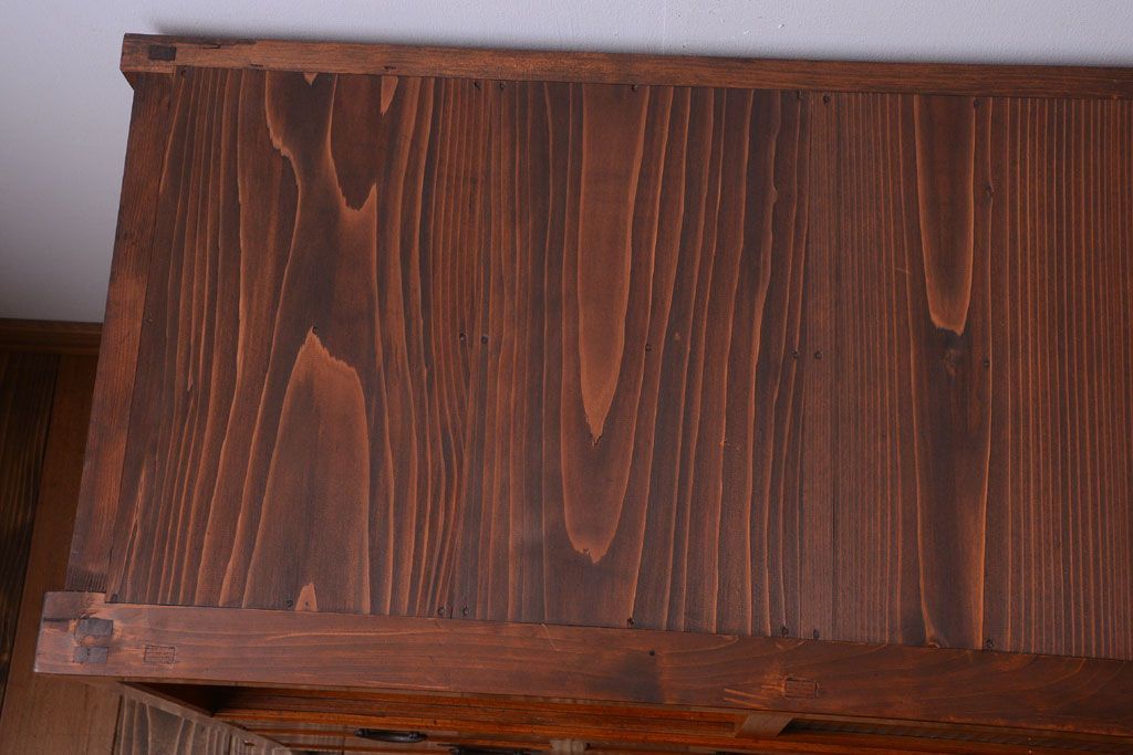 アンティーク家具　和製アンティーク　モールガラス入り!鉄脚付き収納棚(1)