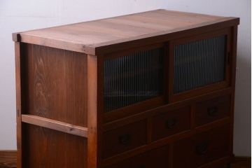 アンティーク家具　和製アンティーク　モールガラス入り!鉄脚付き収納棚(1)