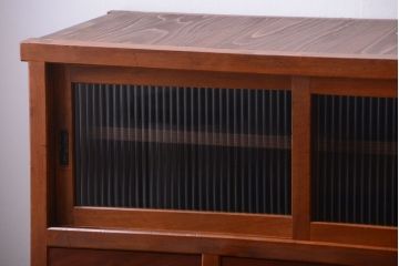 アンティーク家具　和製アンティーク　モールガラス入り!鉄脚付き収納棚(1)