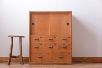 アンティーク家具　和製アンティーク　古い木味の引き出し付き収納棚