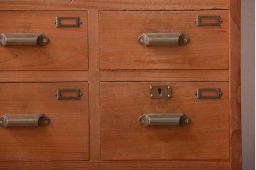 アンティーク家具　和製アンティーク　古い木味の引き出し付き収納棚