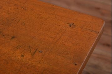 レトロ家具　昭和レトロ　古い木製のシンプルなアンティーク片袖机