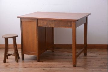 レトロ家具　昭和レトロ　古い木製のシンプルなアンティーク片袖机