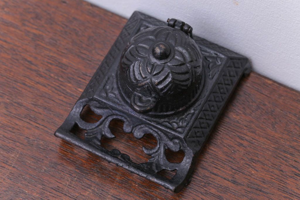 アンティーク雑貨　アンティーク　大正〜昭和初期　古いアイアンのインクボトルホルダー