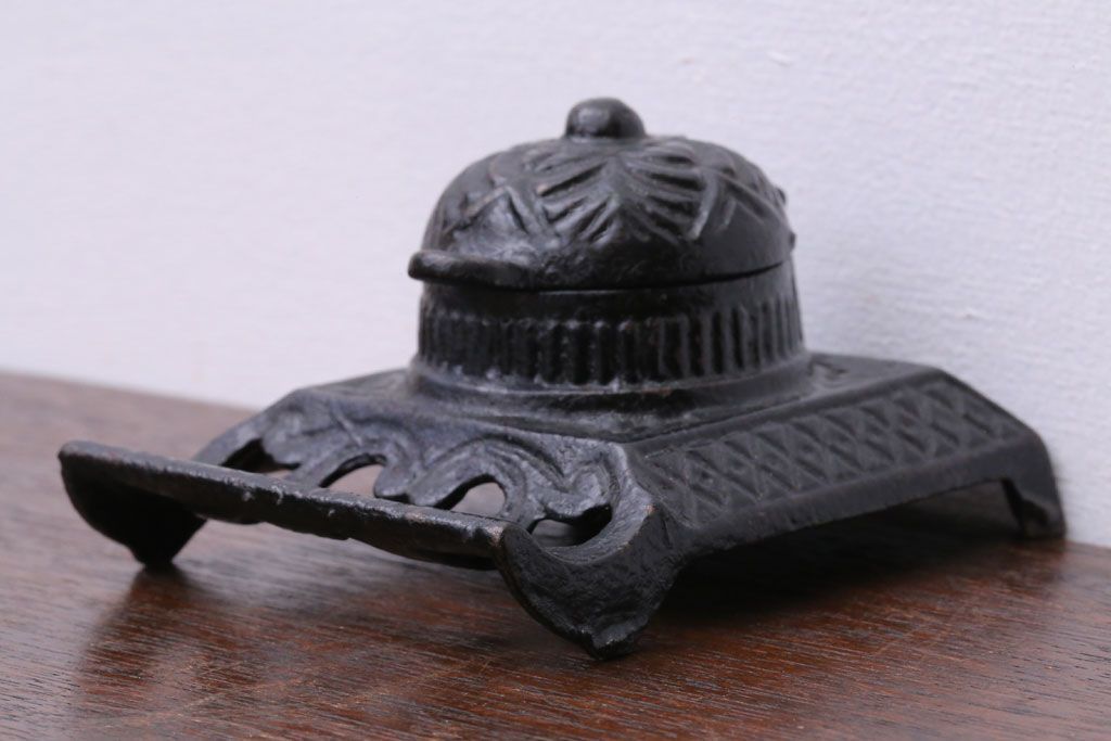 アンティーク雑貨　アンティーク　大正〜昭和初期　古いアイアンのインクボトルホルダー