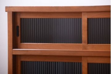 アンティーク家具　 和製アンティーク　モールガラス入り!鉄脚付き収納棚(2)