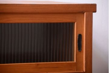 アンティーク家具　 和製アンティーク　モールガラス入り!鉄脚付き収納棚(2)