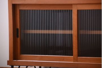 アンティーク家具　 和製アンティーク　モールガラス入り!鉄脚付き収納棚(2)