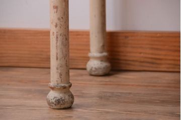 アンティーク家具　アンティーク オリジナルペイントの大振りなケビント(ガラスケース、キャビネット)