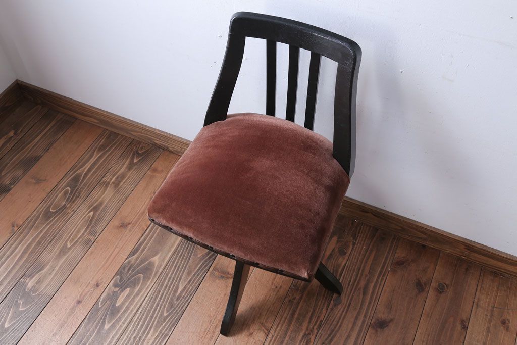 アンティーク家具　 アンティーク　シックでおしゃれな回転イス