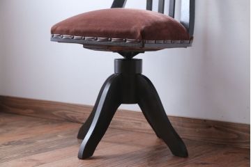 アンティーク家具　 アンティーク　シックでおしゃれな回転イス