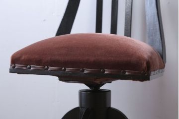アンティーク家具　 アンティーク　シックでおしゃれな回転イス
