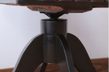 アンティーク家具　 アンティーク　シックでおしゃれな回転イス