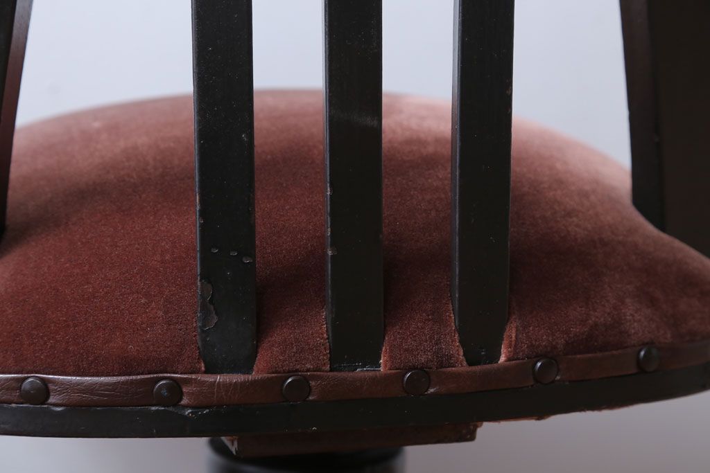 アンティーク家具　 アンティーク　シックでおしゃれな回転イス