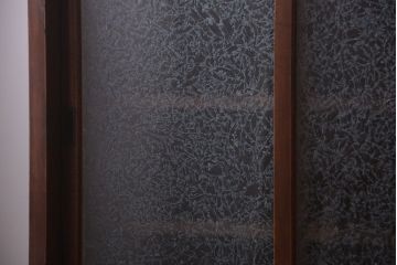 アンティーク家具　和製アンティーク　結霜ガラス入り!古い木製のガラス戸棚