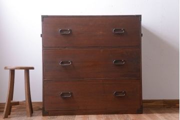 アンティーク家具　古民具・骨董　シンプルな古い衣装箪笥