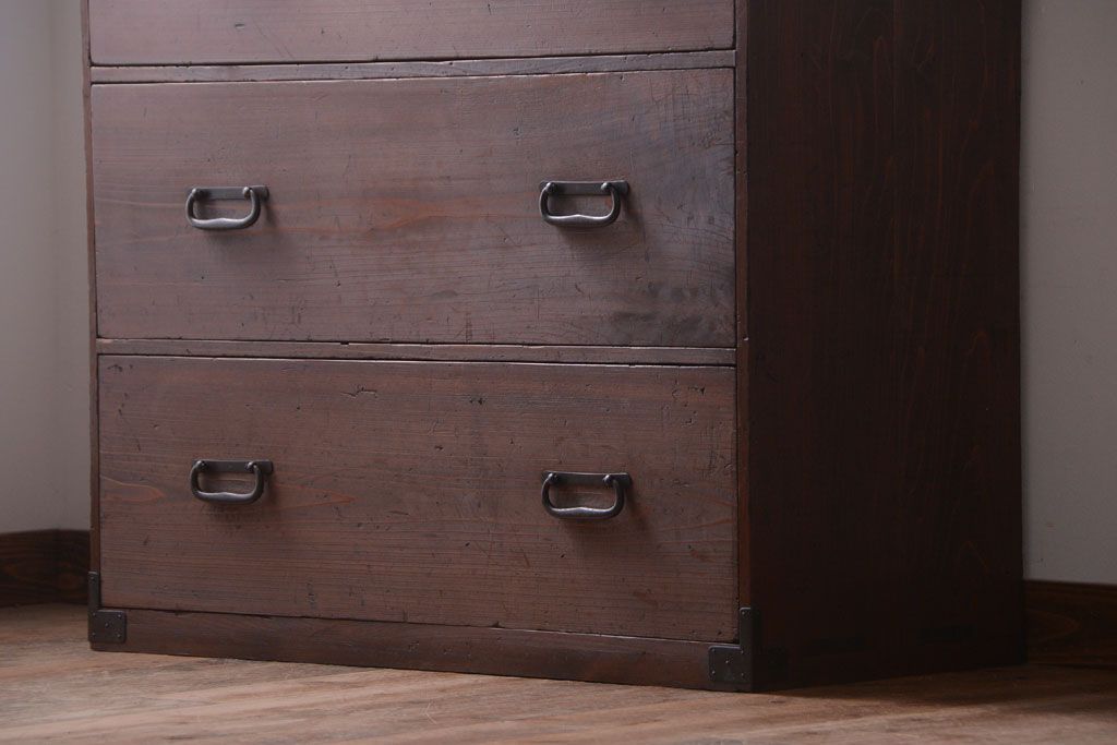 アンティーク家具　古民具・骨董　シンプルな古い衣装箪笥