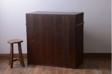 アンティーク家具　古民具・骨董　シンプルな古い衣装箪笥