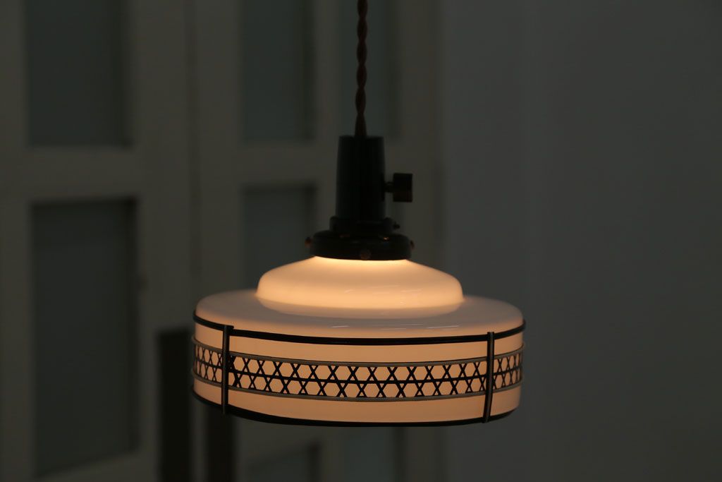 アンティーク　和風なデザインの電笠天井照明