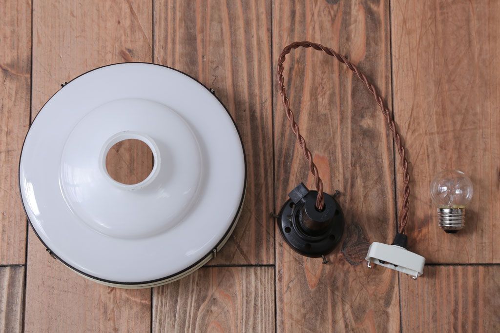 アンティーク　和風なデザインの電笠天井照明