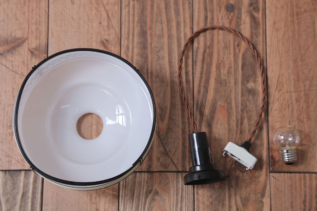 アンティーク　和風なデザインの電笠天井照明